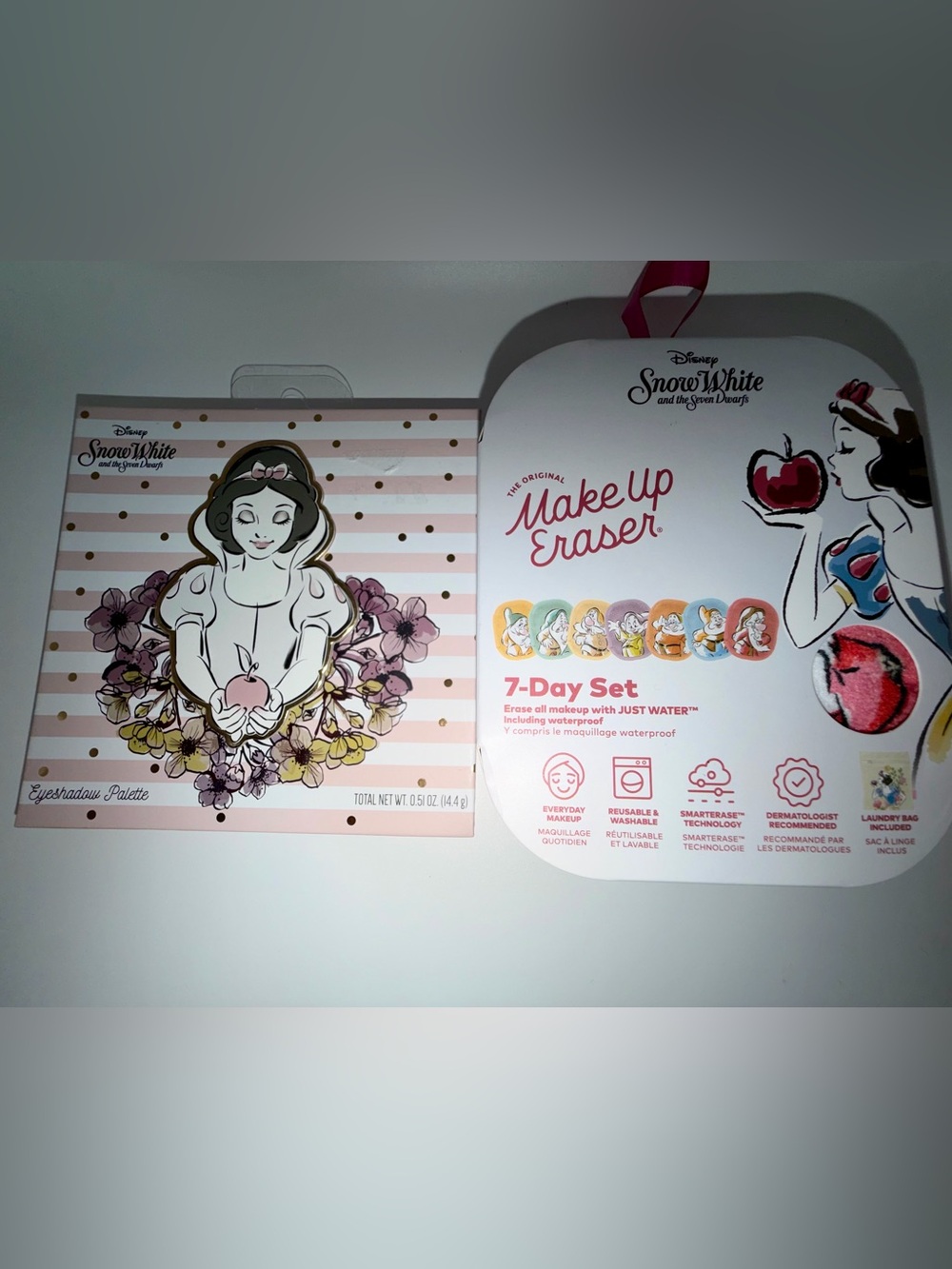 Snow White Eyeshadow Palette and Makeup Eraser Set